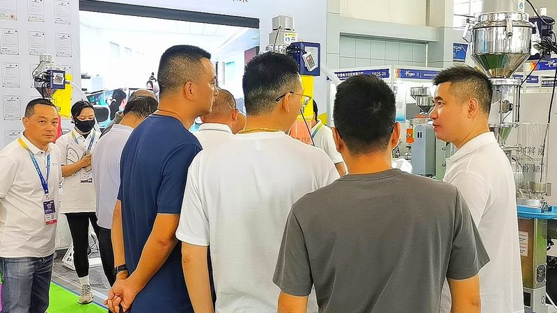 户外广告设计：材质选择背后的关键考量